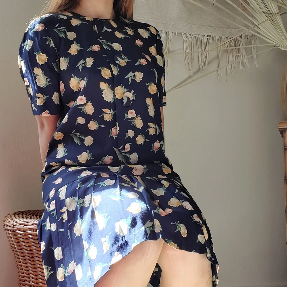 Vintage Floral Shift Dress - Picture 6 of 12